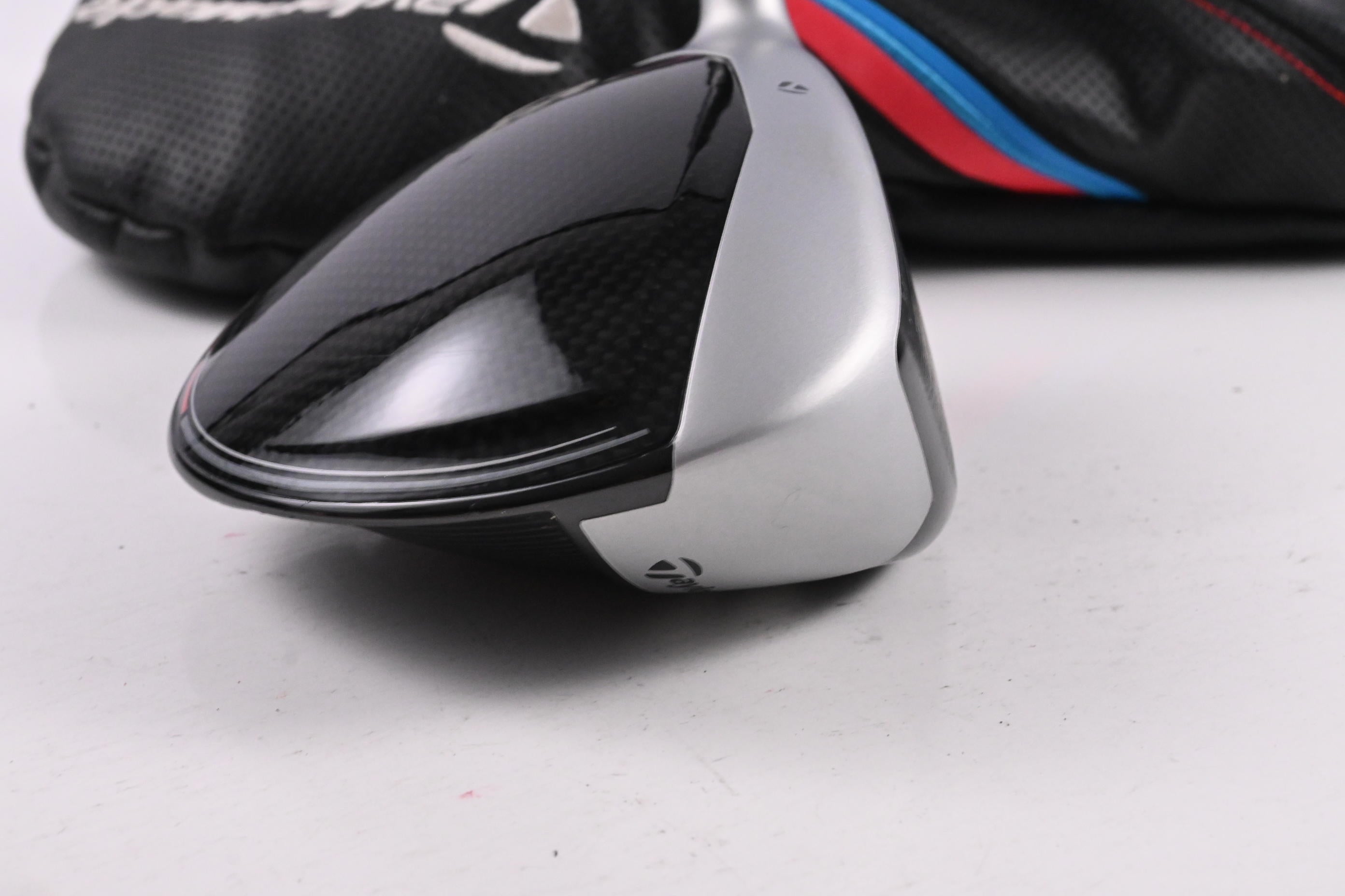 Taylormade M4 Driver / 10.5 Degree / Regular Flex Fujikura Atmos Red 5 Shaft