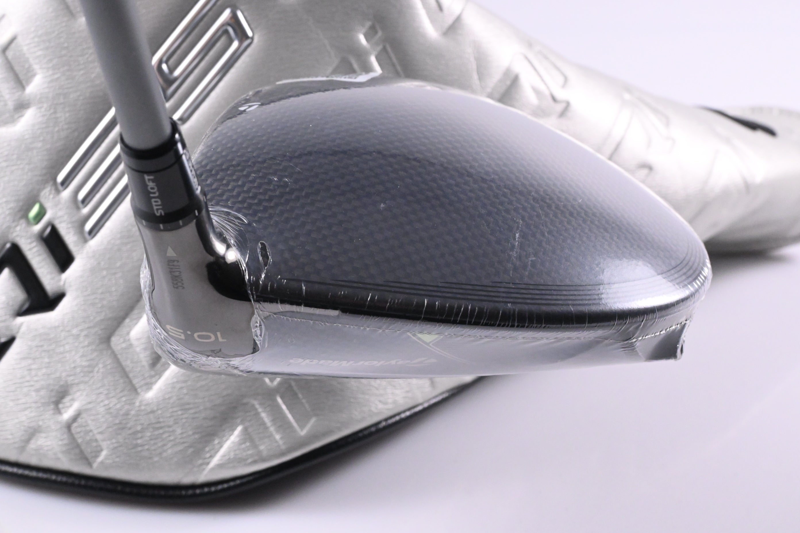 Taylormade Qi35 Driver / 10.5 Degree / Regular Flex Fujikura Air Speeder 50