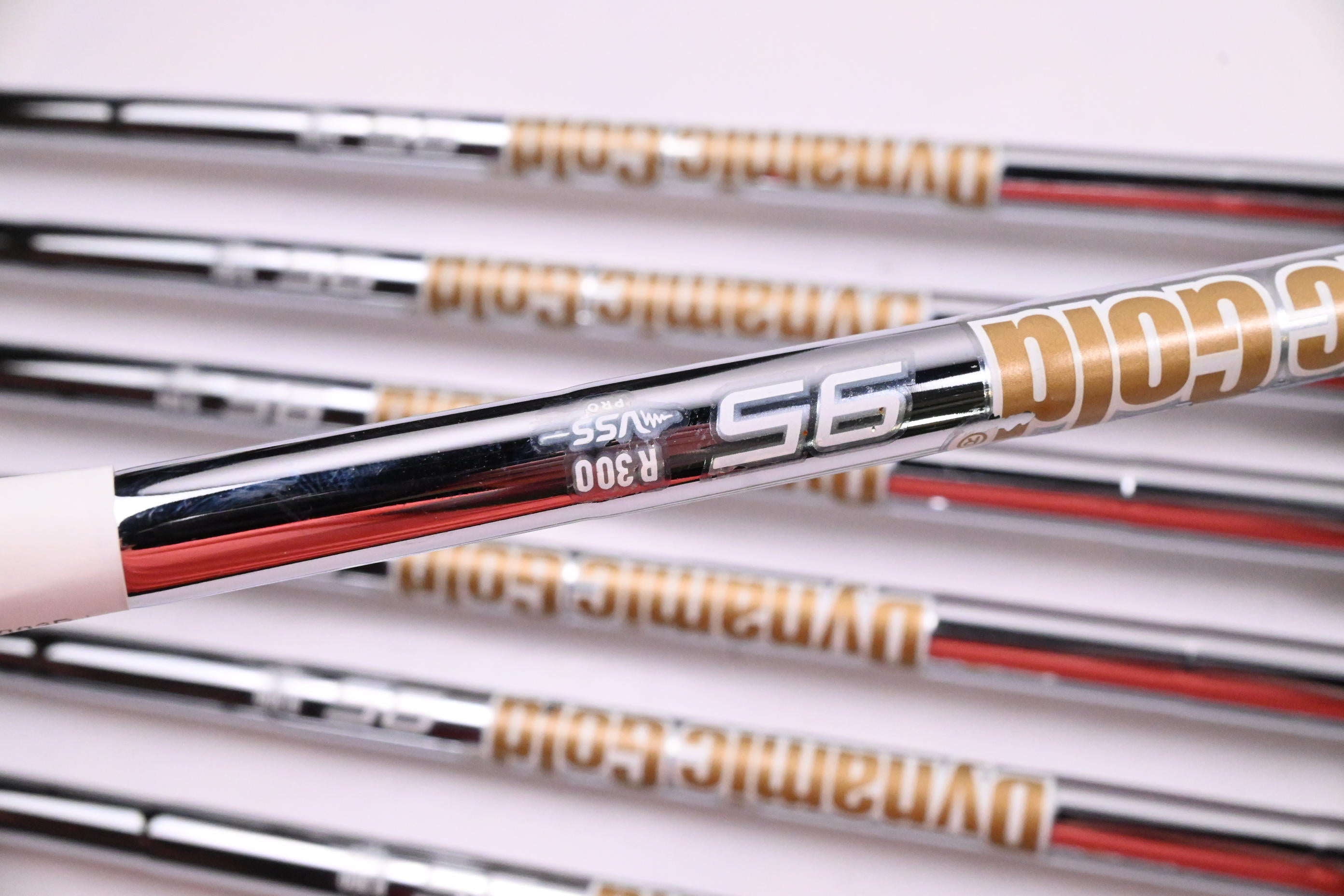 Taylormade Stealth Irons / 5-PW+AW / Regular Flex Dynamic Gold 95 R300 Shafts