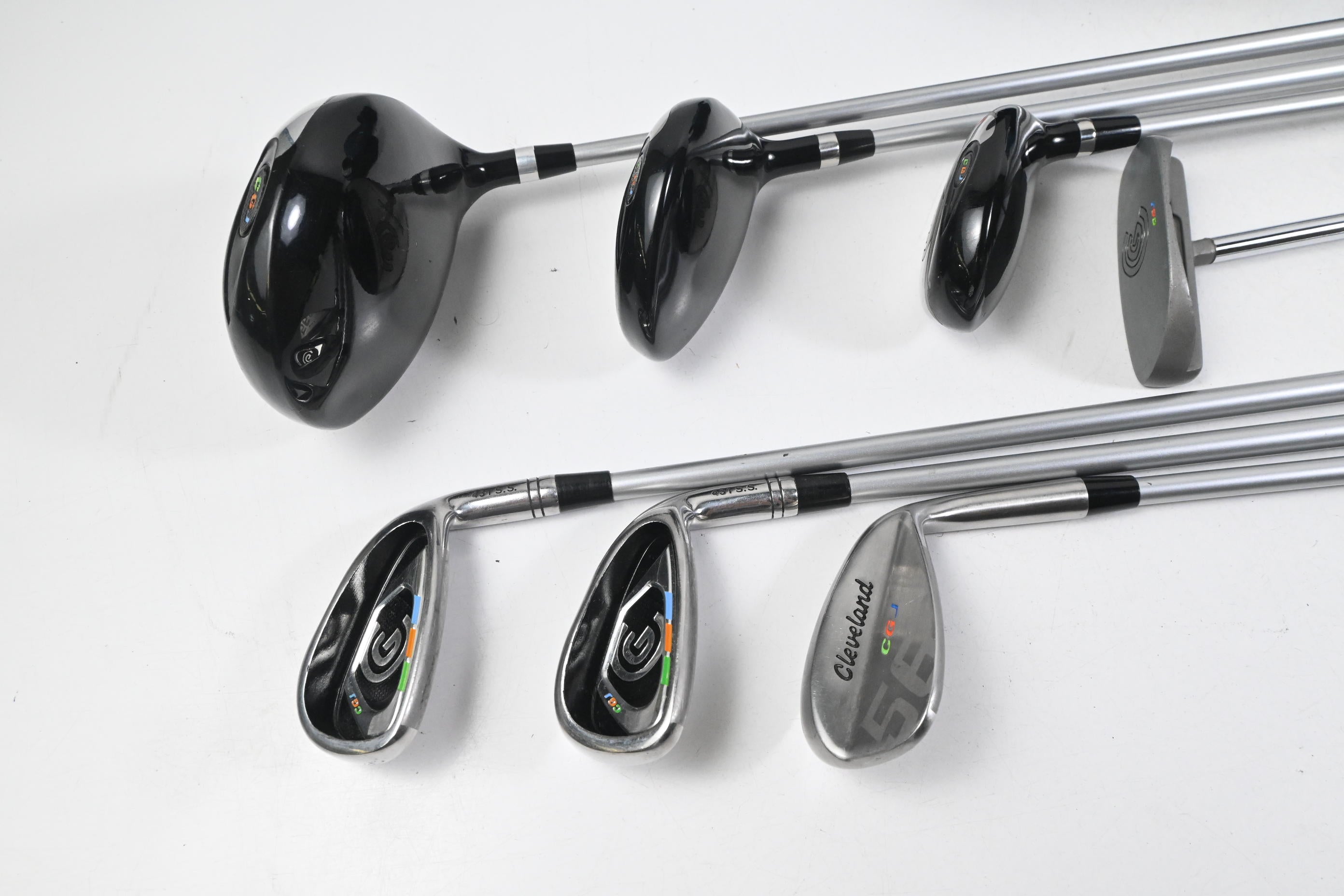 Junior Cleveland CGJ Package Set / Woods, Irons, Putter, Bag