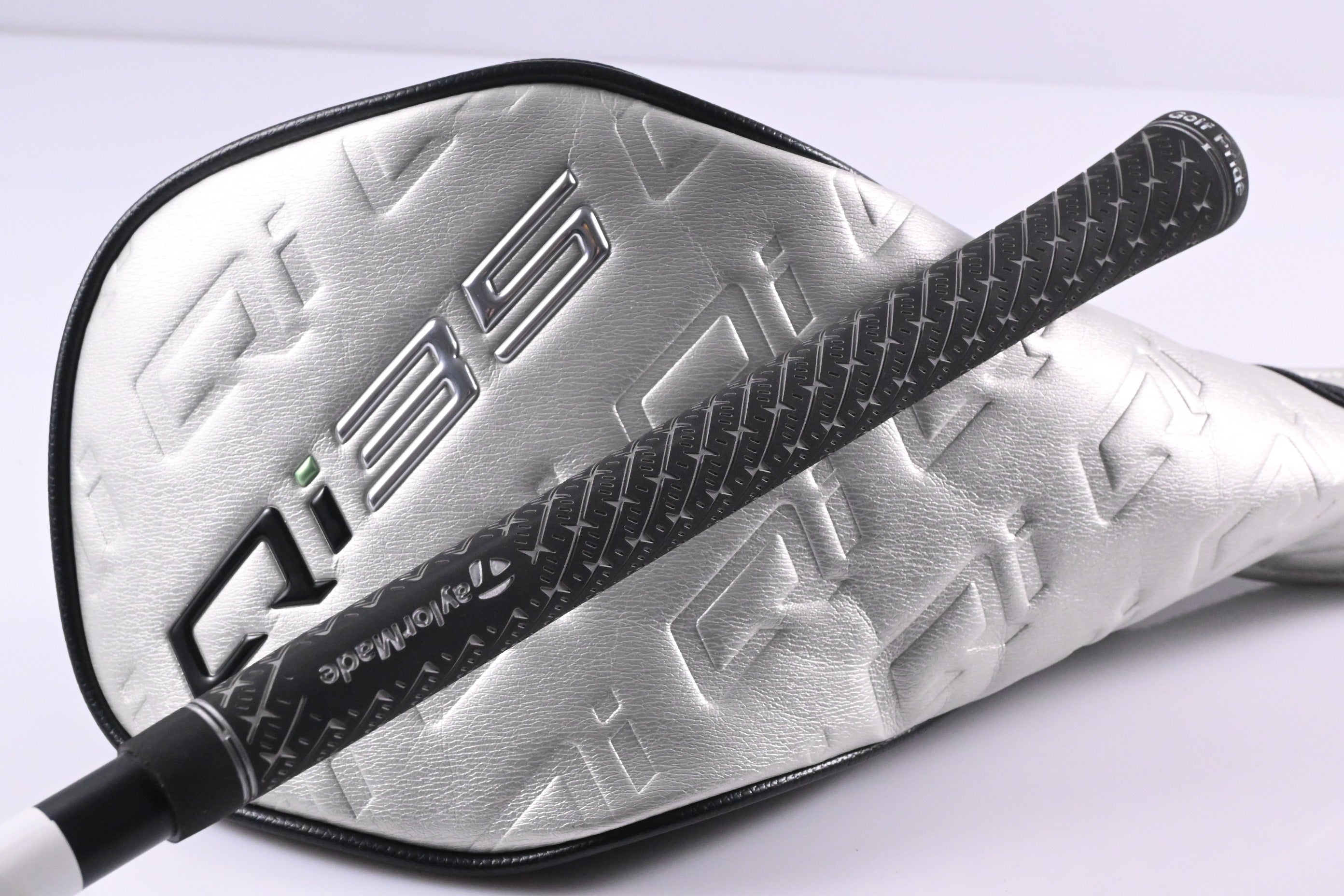Taylormade Qi35 Driver / 10.5 Degree / Regular Flex Fujikura Air Speeder 50
