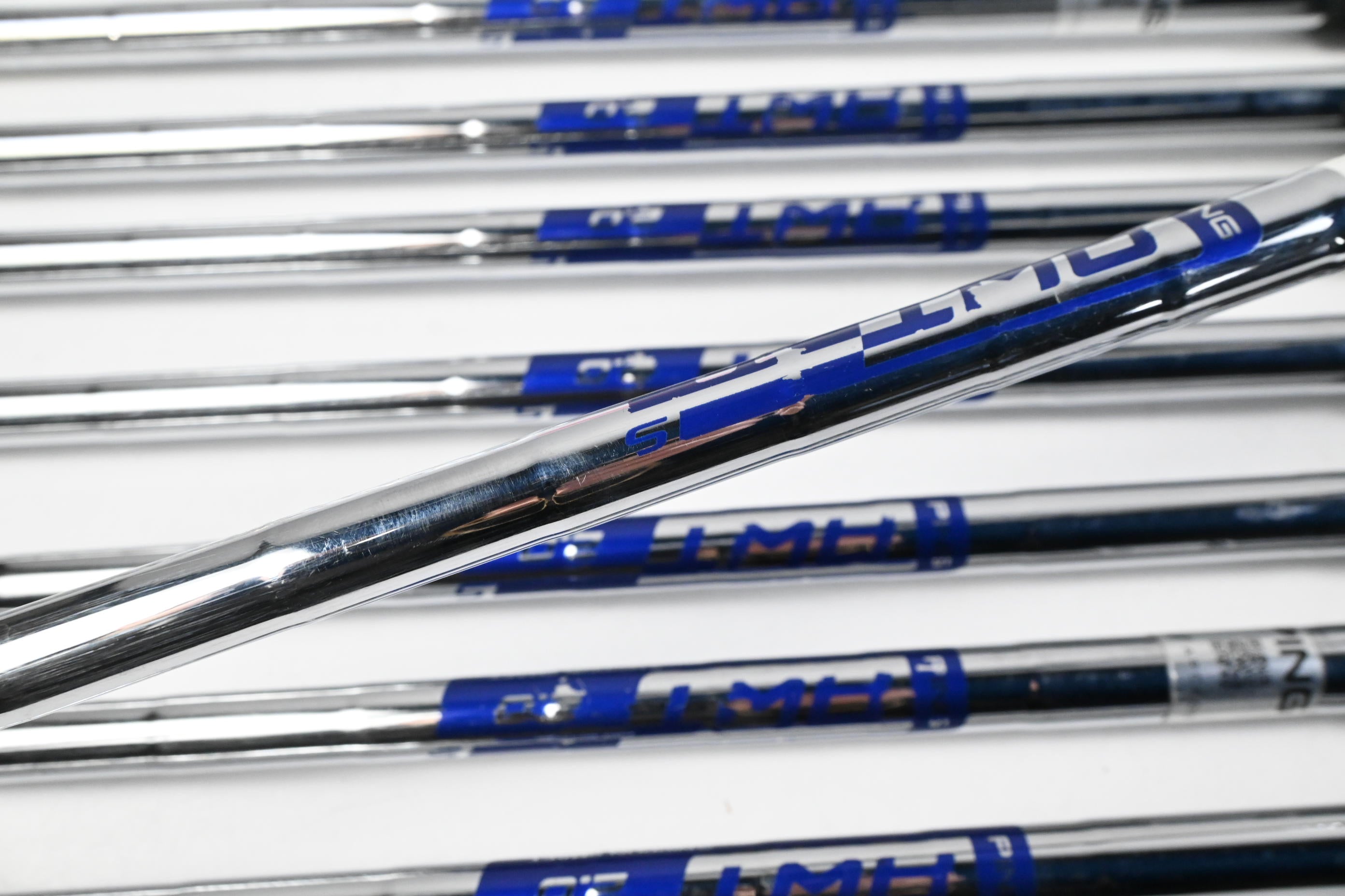 Ping G425 Irons / 5-PW+GW+SW / White Dot / Stiff Flex Ping AWT 2.0 Steel Shafts