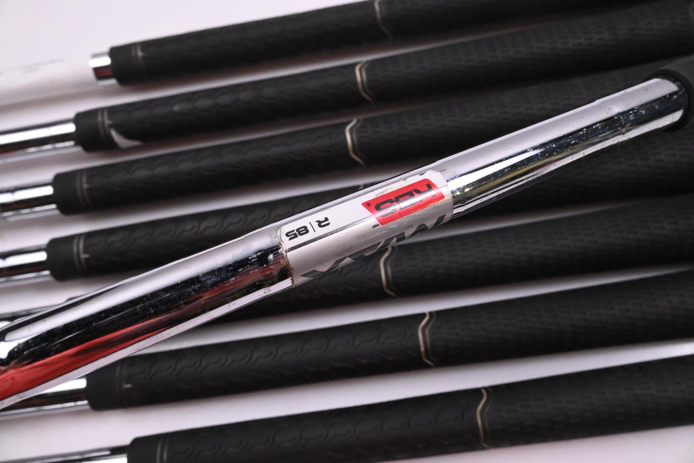 Taylormade M4 Irons / 5-PW+AW+SW / Regular Flex KBS MAX 85 Shafts
