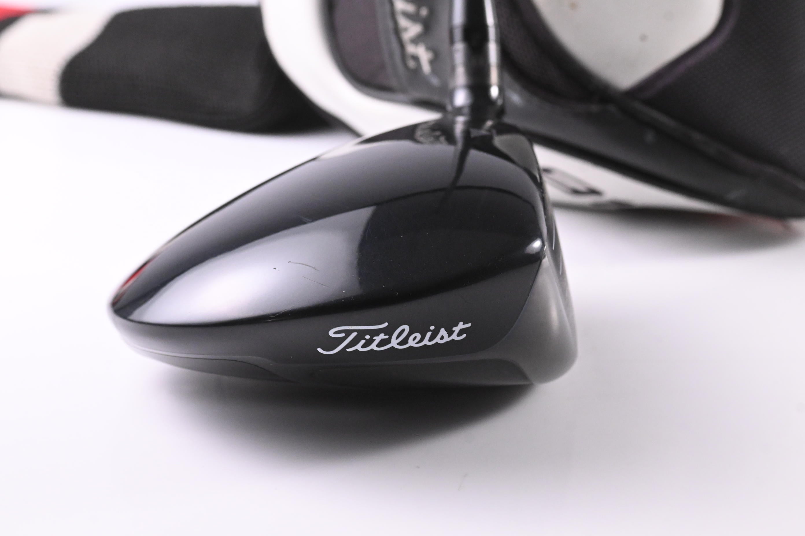 Titleist 910 D2 Driver / 10.5 Degree / Stiff Flex Aldila RIP Alpha 60 Shaft