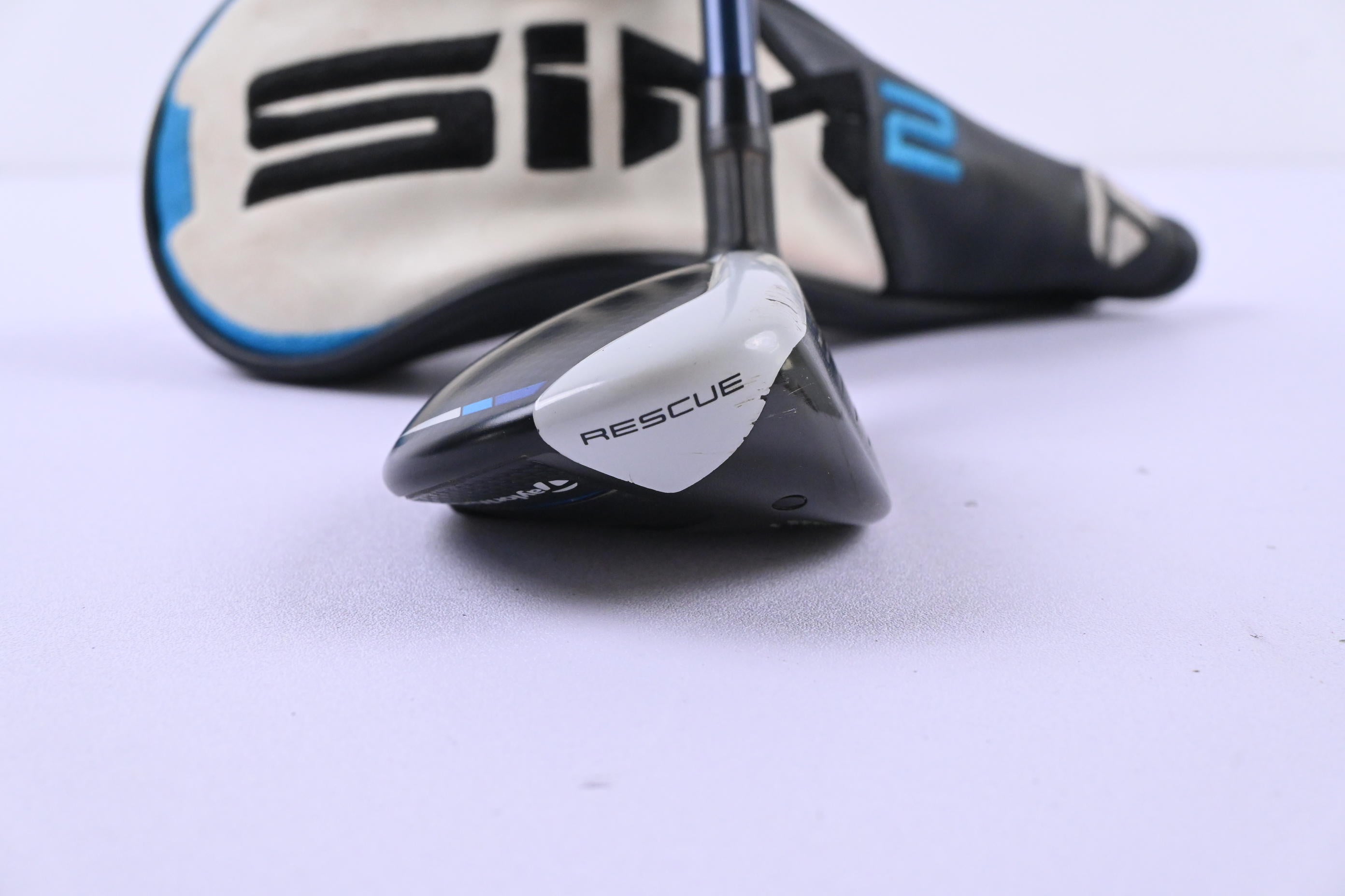 Taylormade SIM2 Max #4 Hybrid / 22 Degree / Regular Flex Ventus Blue 6 Shaft