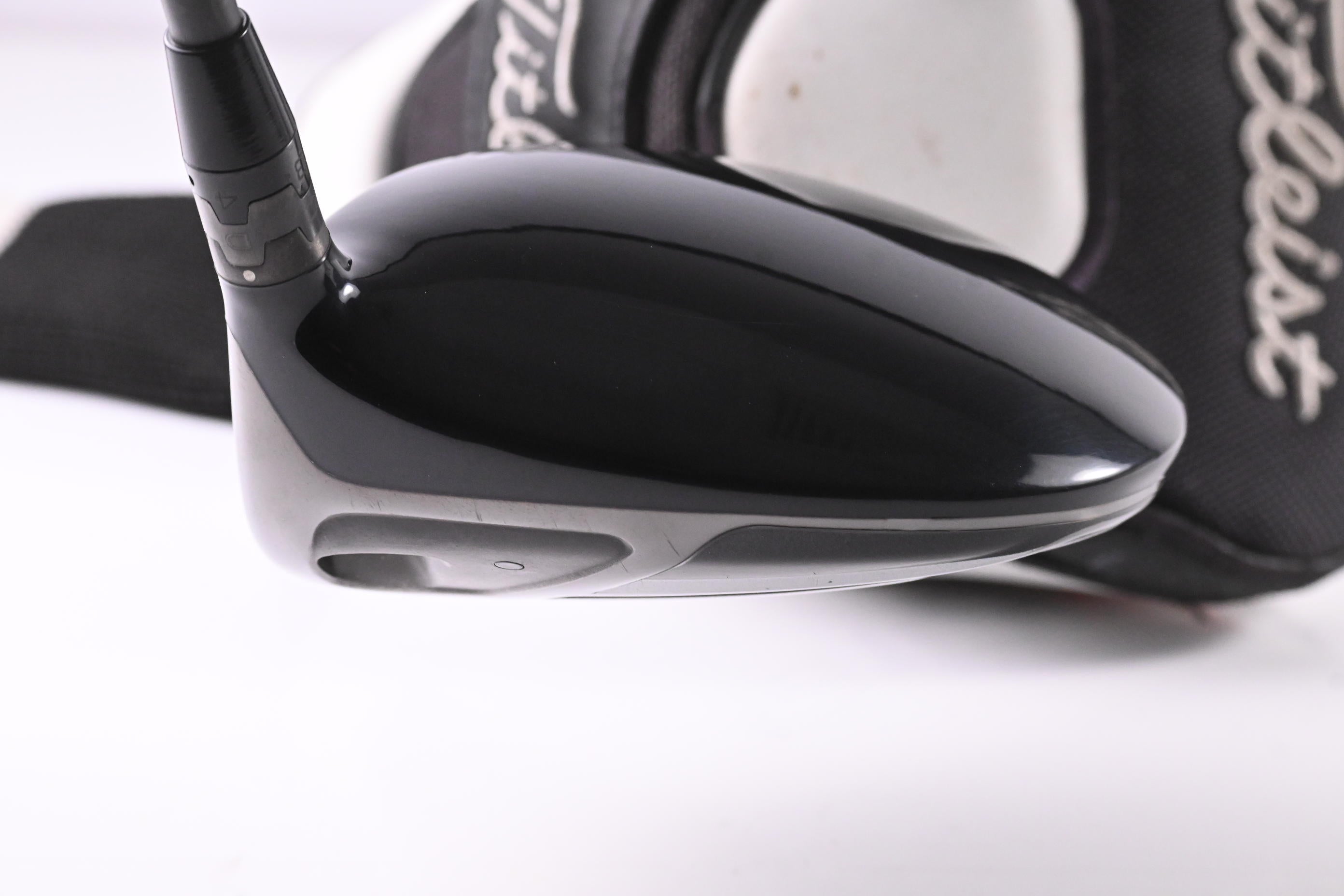 Titleist 910 D2 Driver / 10.5 Degree / Stiff Flex Aldila RIP Alpha 60 Shaft