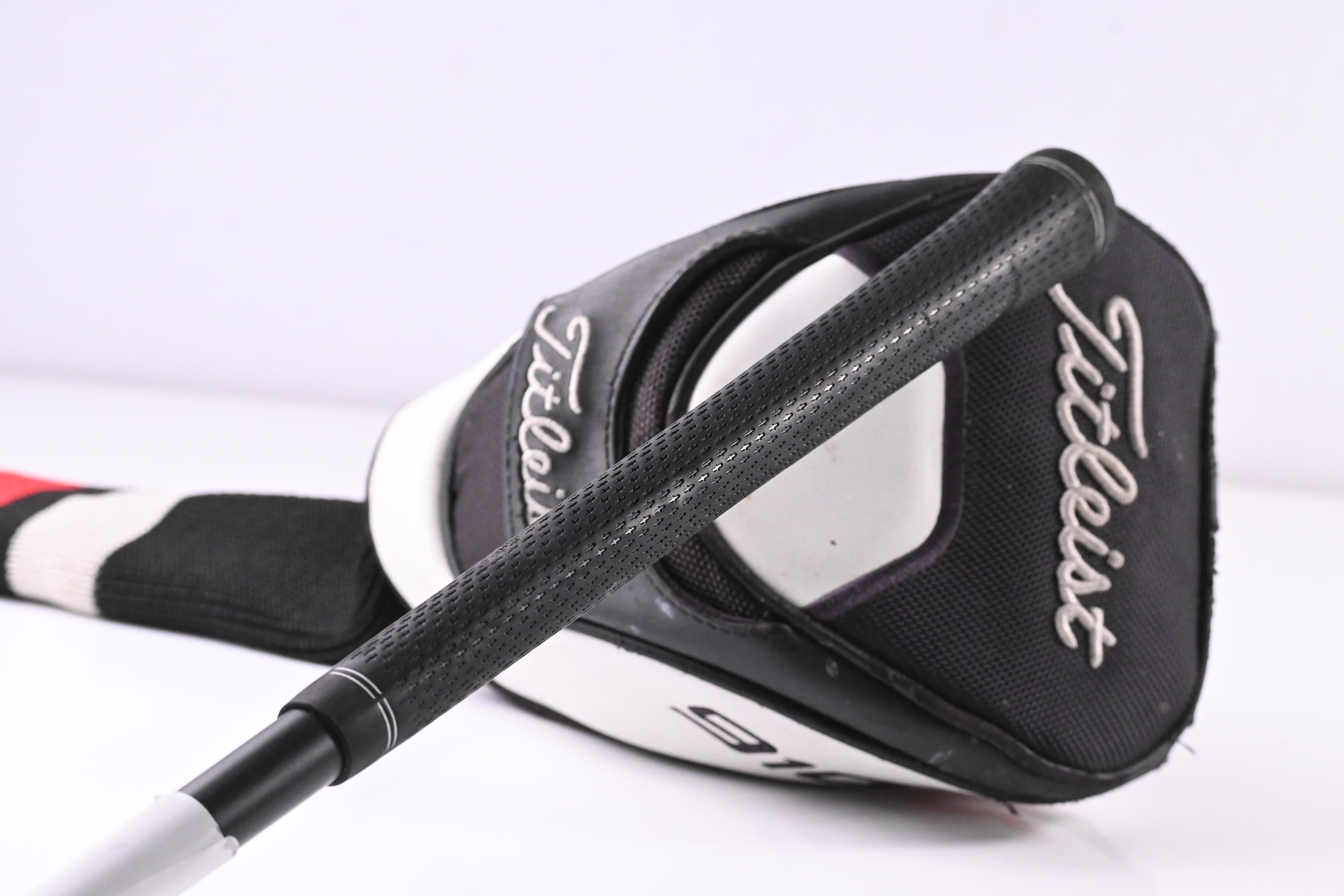 Titleist 910 D2 Driver / 10.5 Degree / Stiff Flex Aldila RIP Alpha 60 Shaft