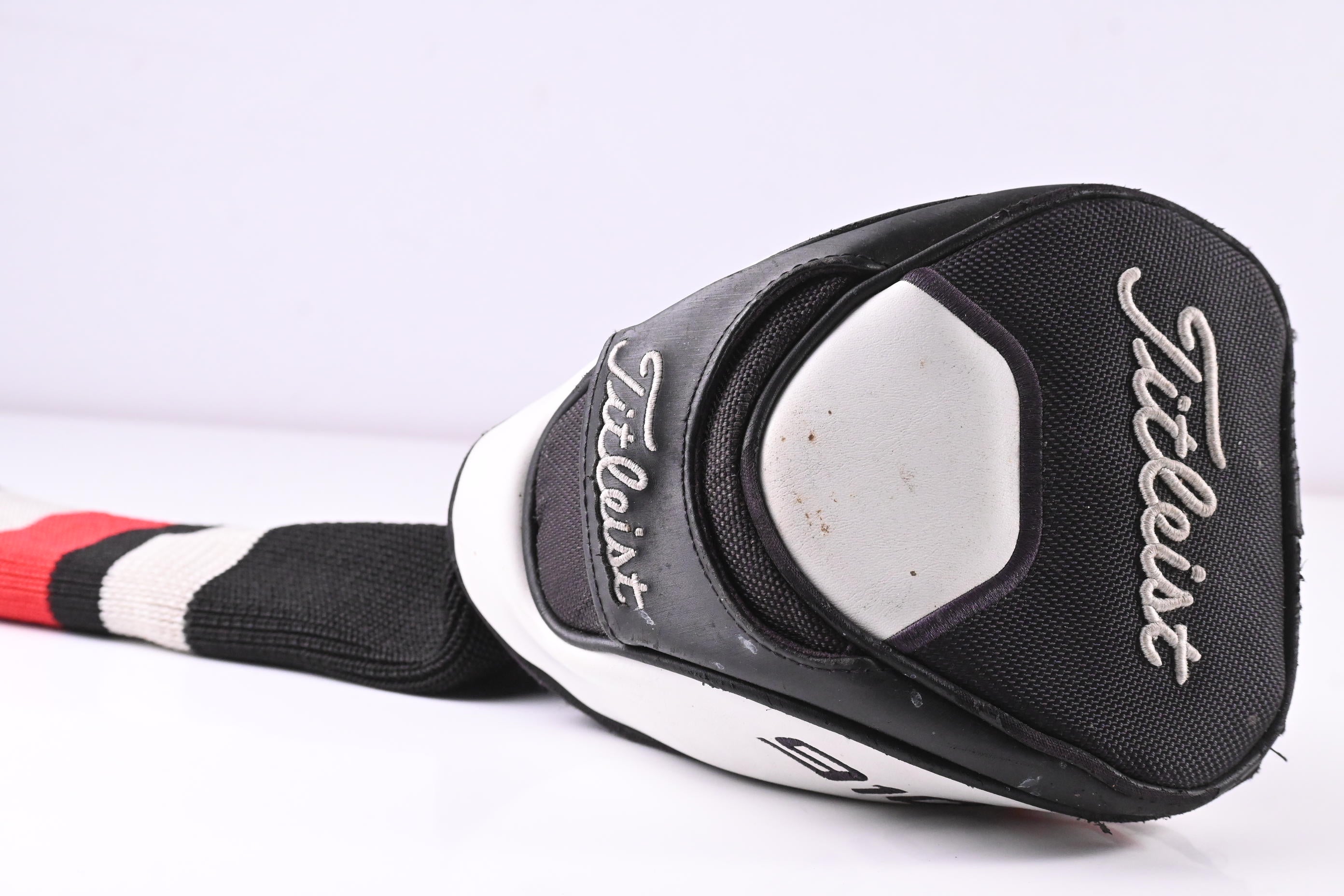 Titleist 910 D2 Driver / 10.5 Degree / Stiff Flex Aldila RIP Alpha 60 Shaft