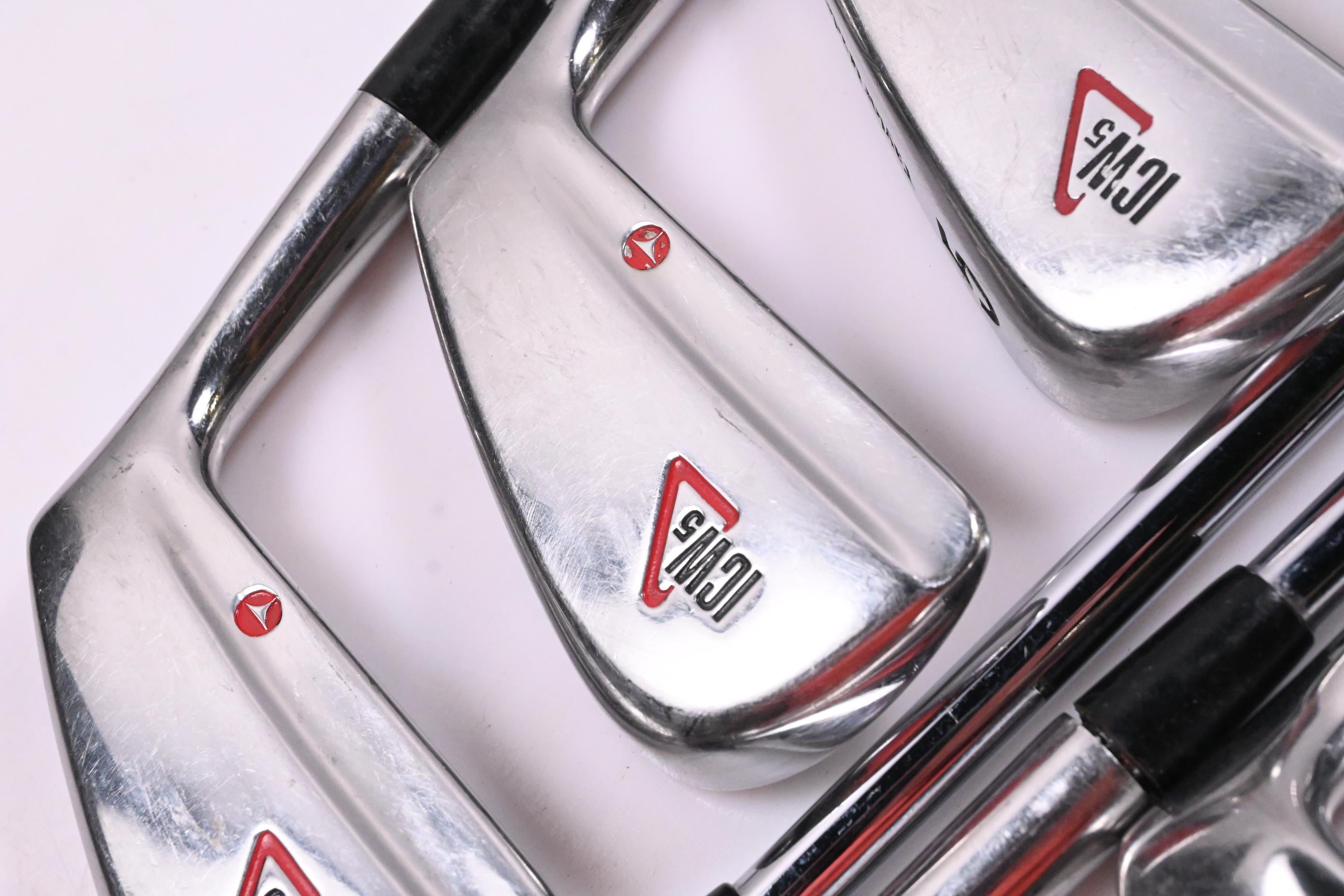 Taylormade ICW 5 Irons / 3-PW+SW / Regular Flex Dynamic Gold R300 Shafts