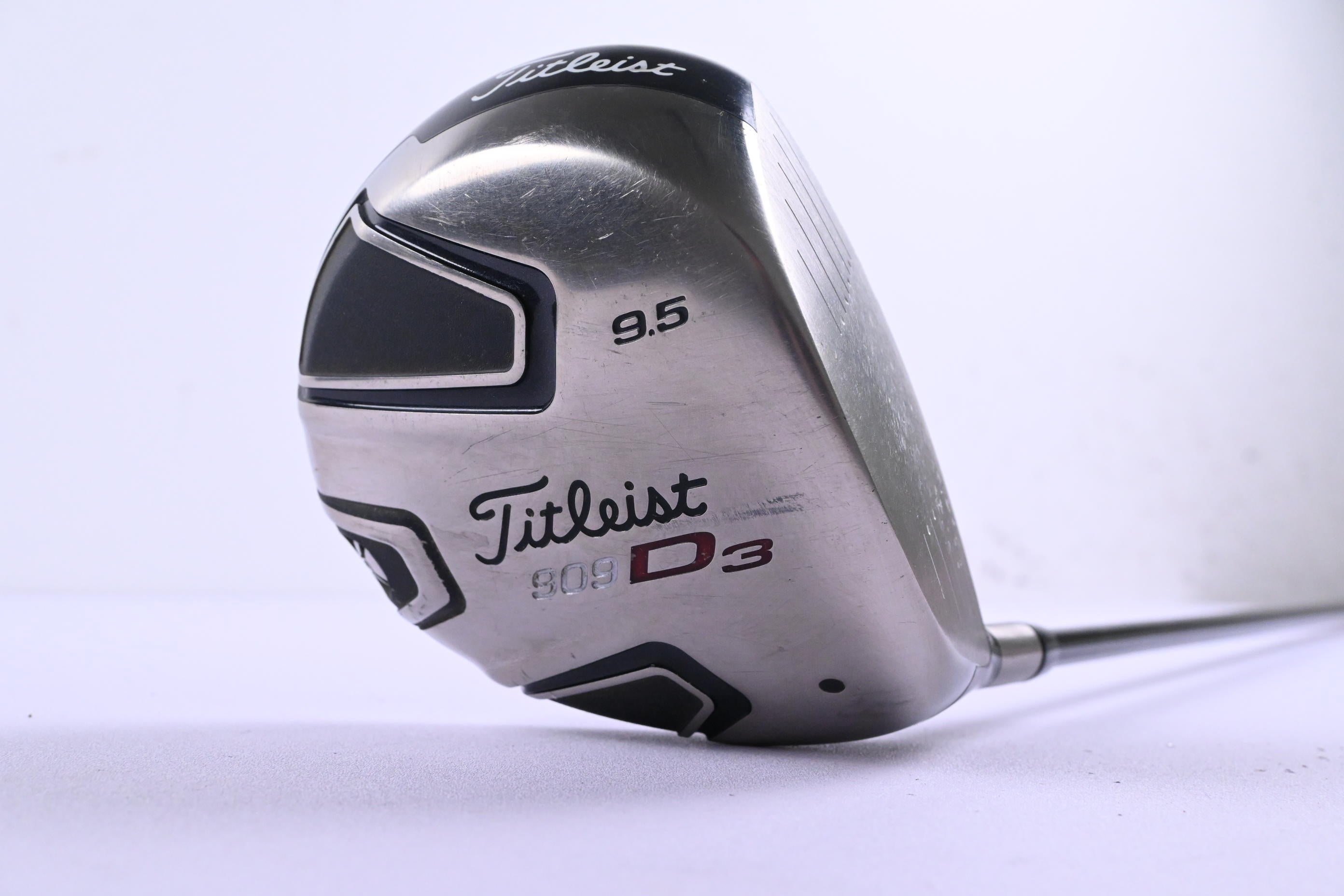 Titleist 909 D3 Driver / 9.5 Degree / Stiff Flex Aldila VooDoo Shaft