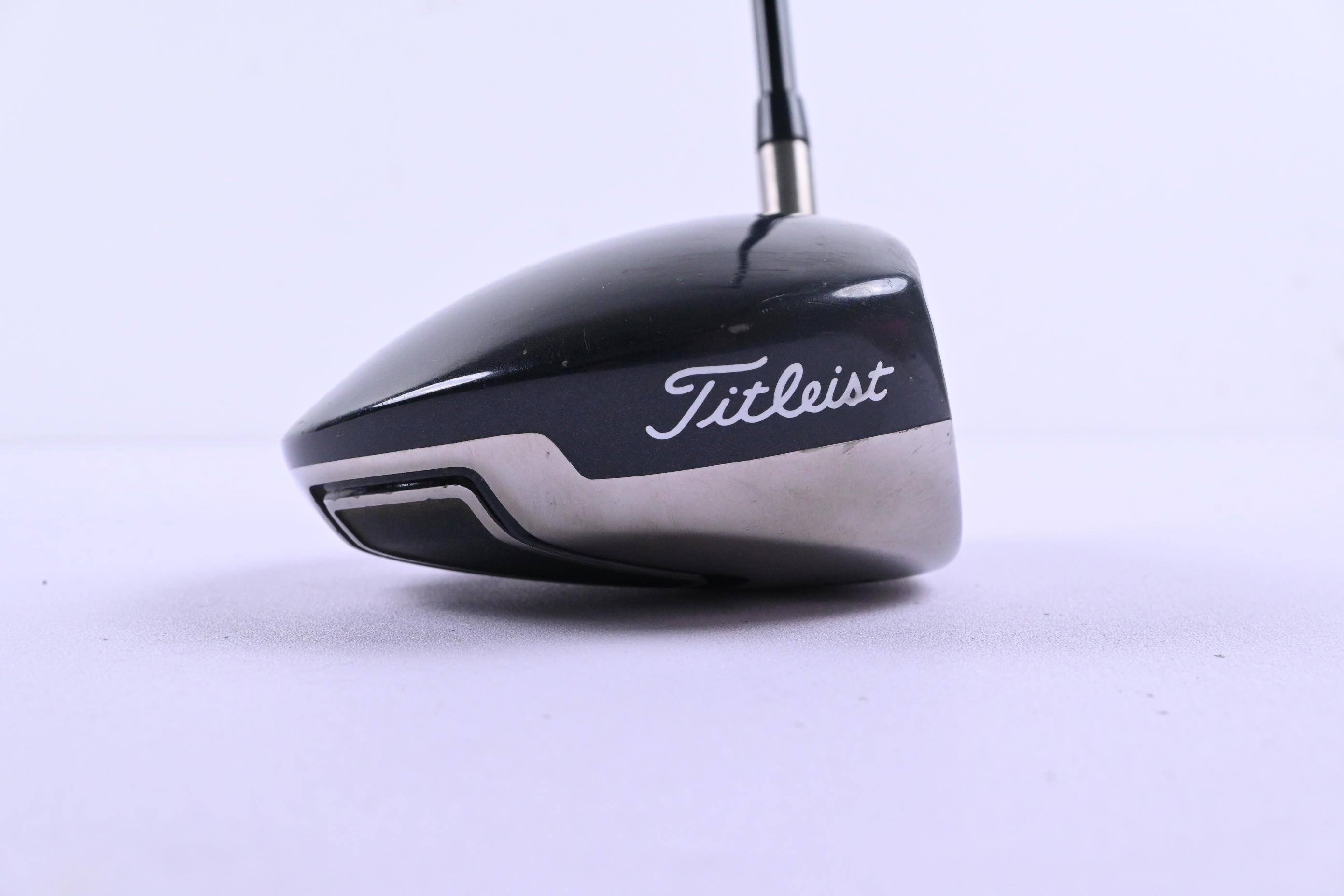 Titleist 909 D3 Driver / 9.5 Degree / Stiff Flex Aldila VooDoo Shaft