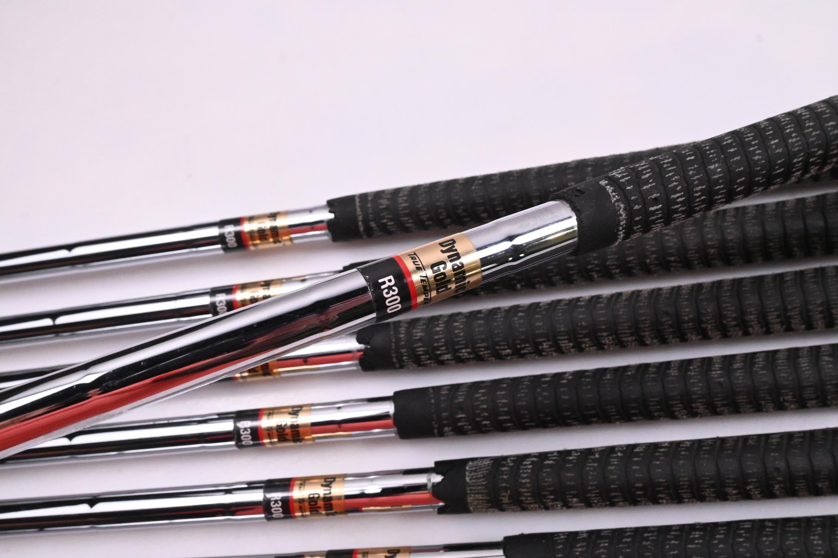 Taylormade ICW 5 Irons / 3-PW+SW / Regular Flex Dynamic Gold R300 Shafts
