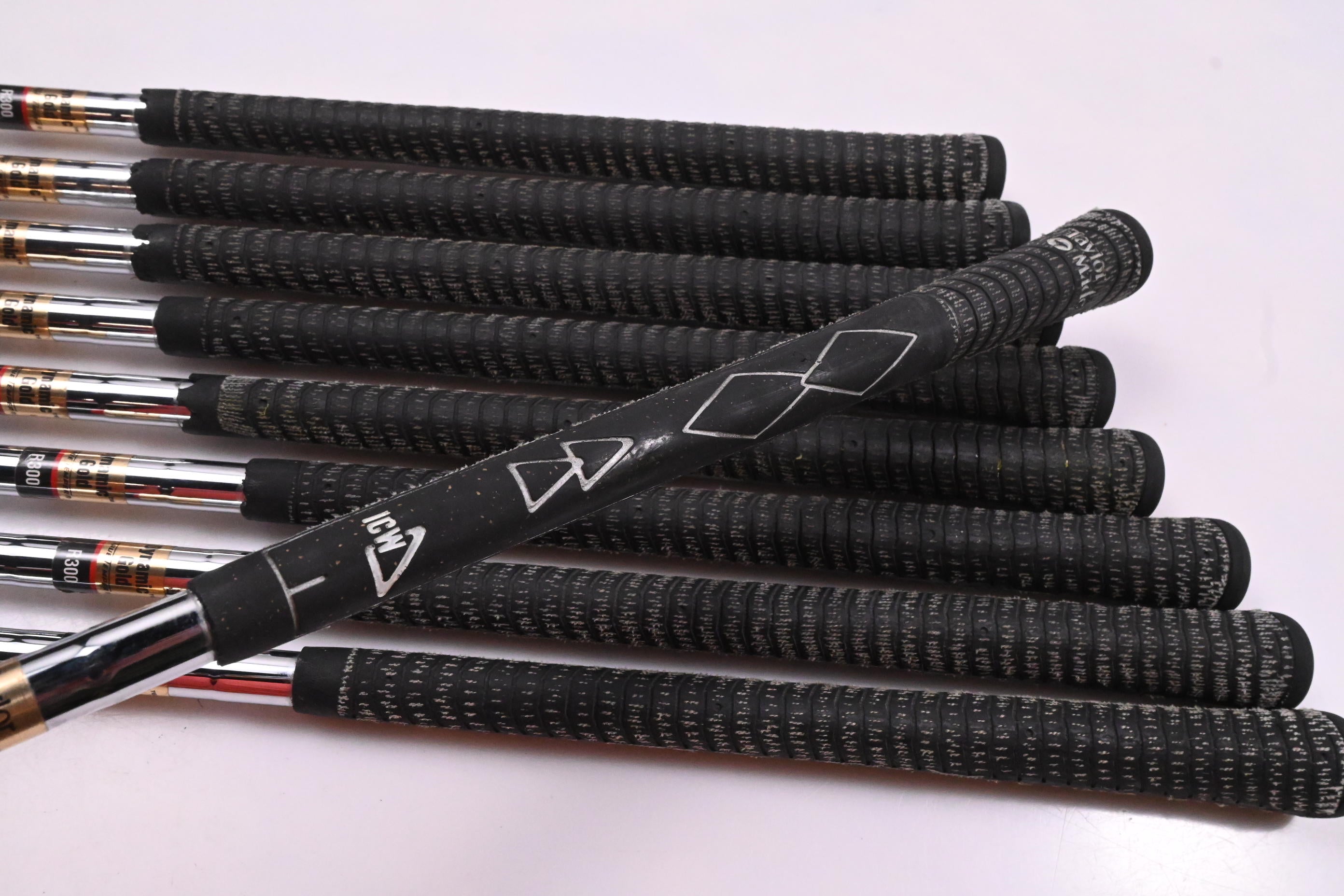 Taylormade ICW 5 Irons / 3-PW+SW / Regular Flex Dynamic Gold R300 Shafts