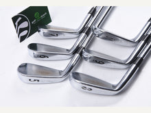Load image into Gallery viewer, Titleist 710 CB Irons / 5-PW / Stiff Flex Dynamic Gold Shafts
